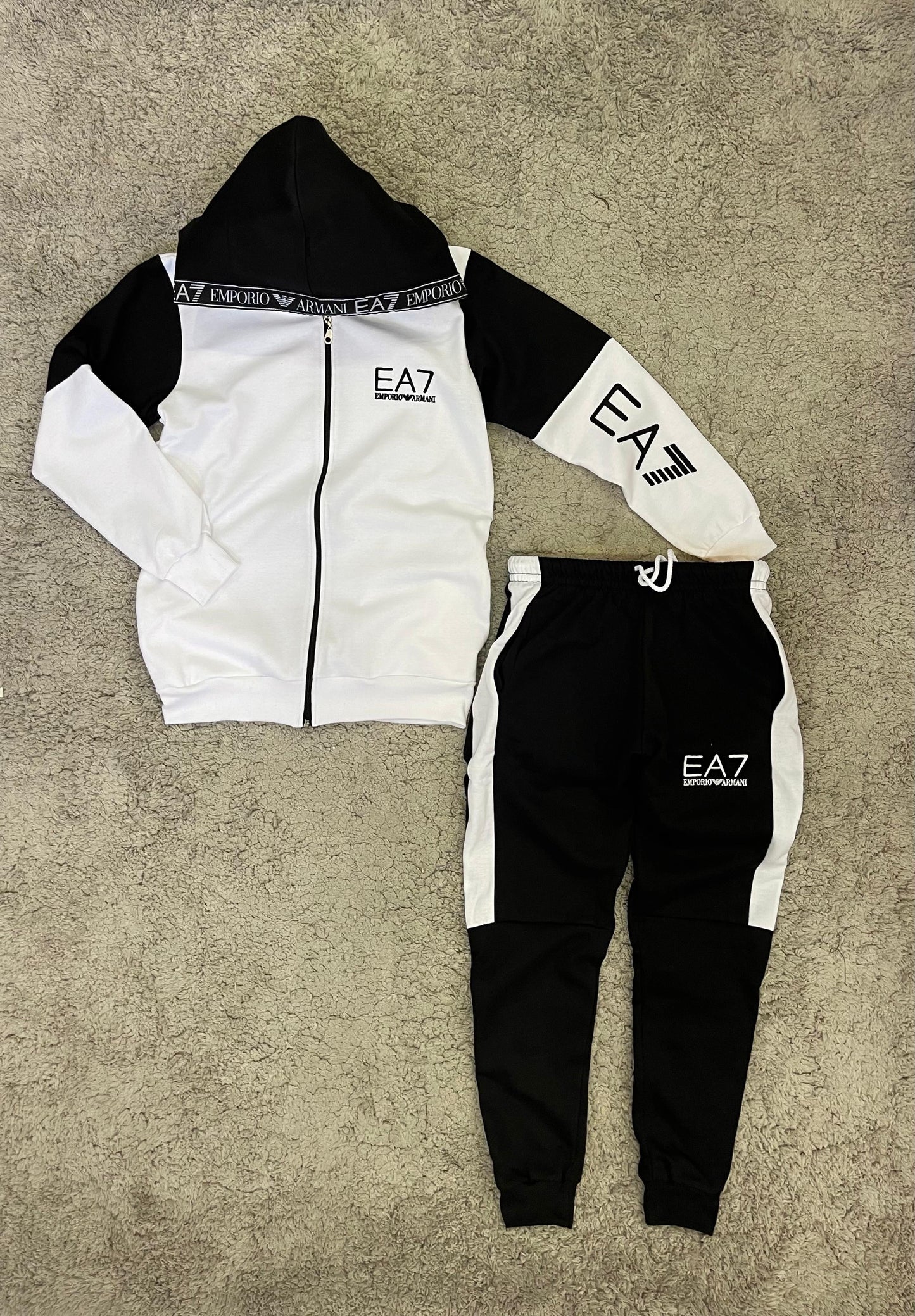 Novedad Chándal EA7 “blanco”