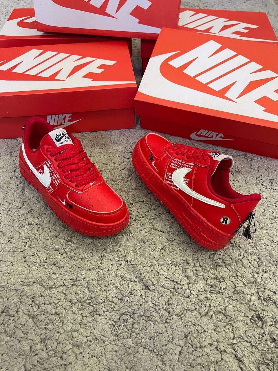AIR FORCE 1 TM (roja ) "calidad MEDIA"