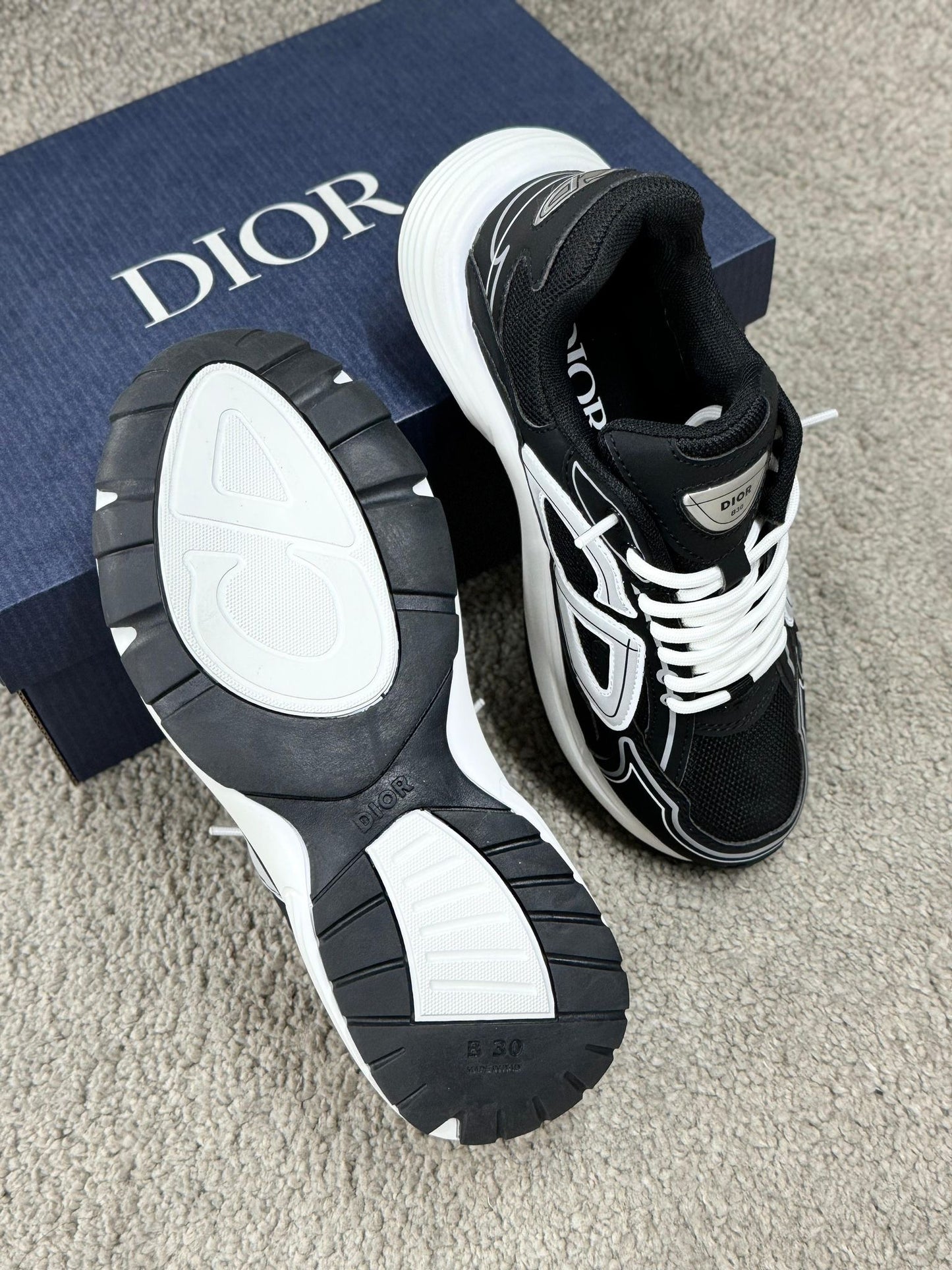 Dior B30 negras y blancas