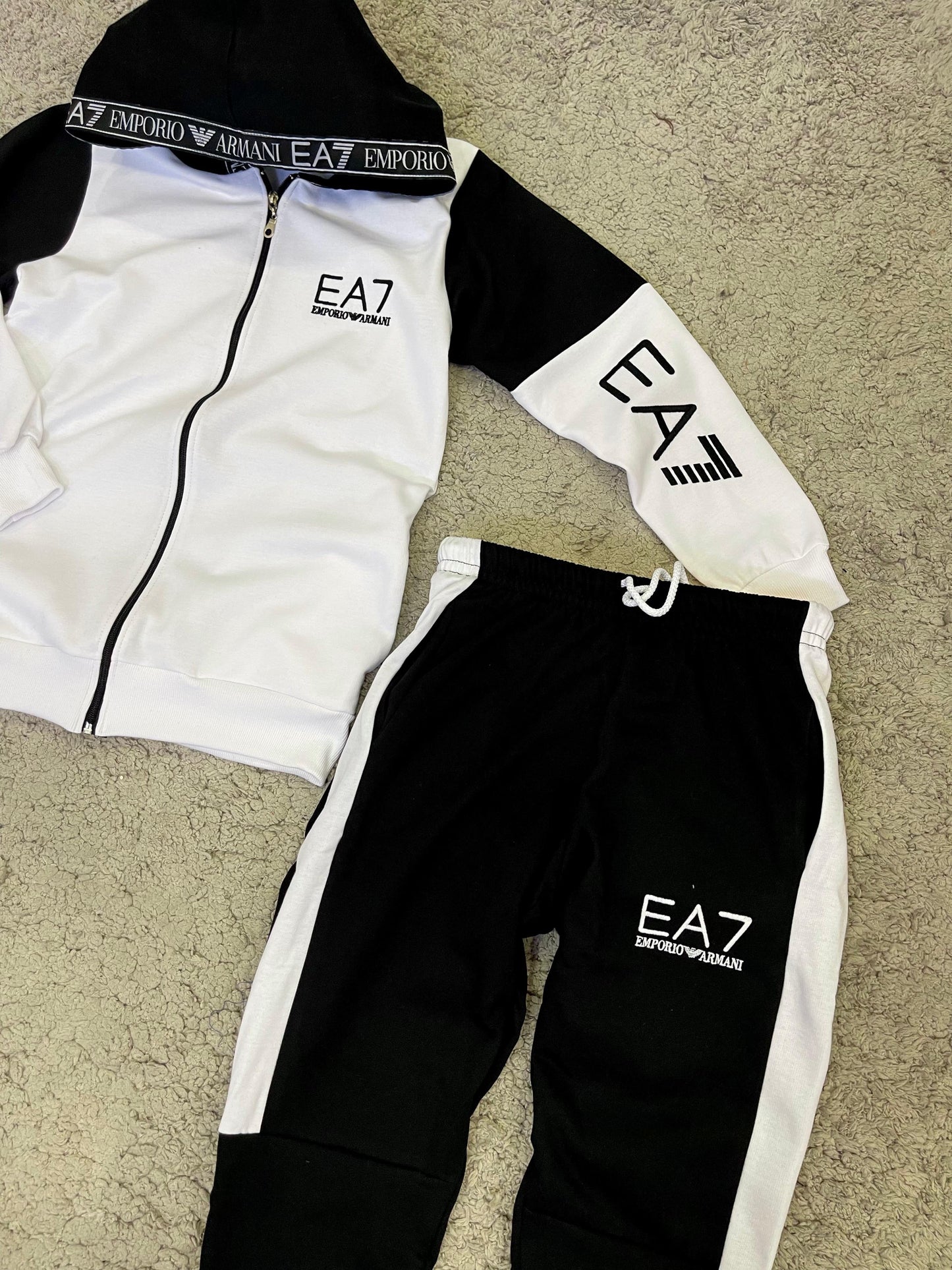 Novedad Chándal EA7 “blanco”