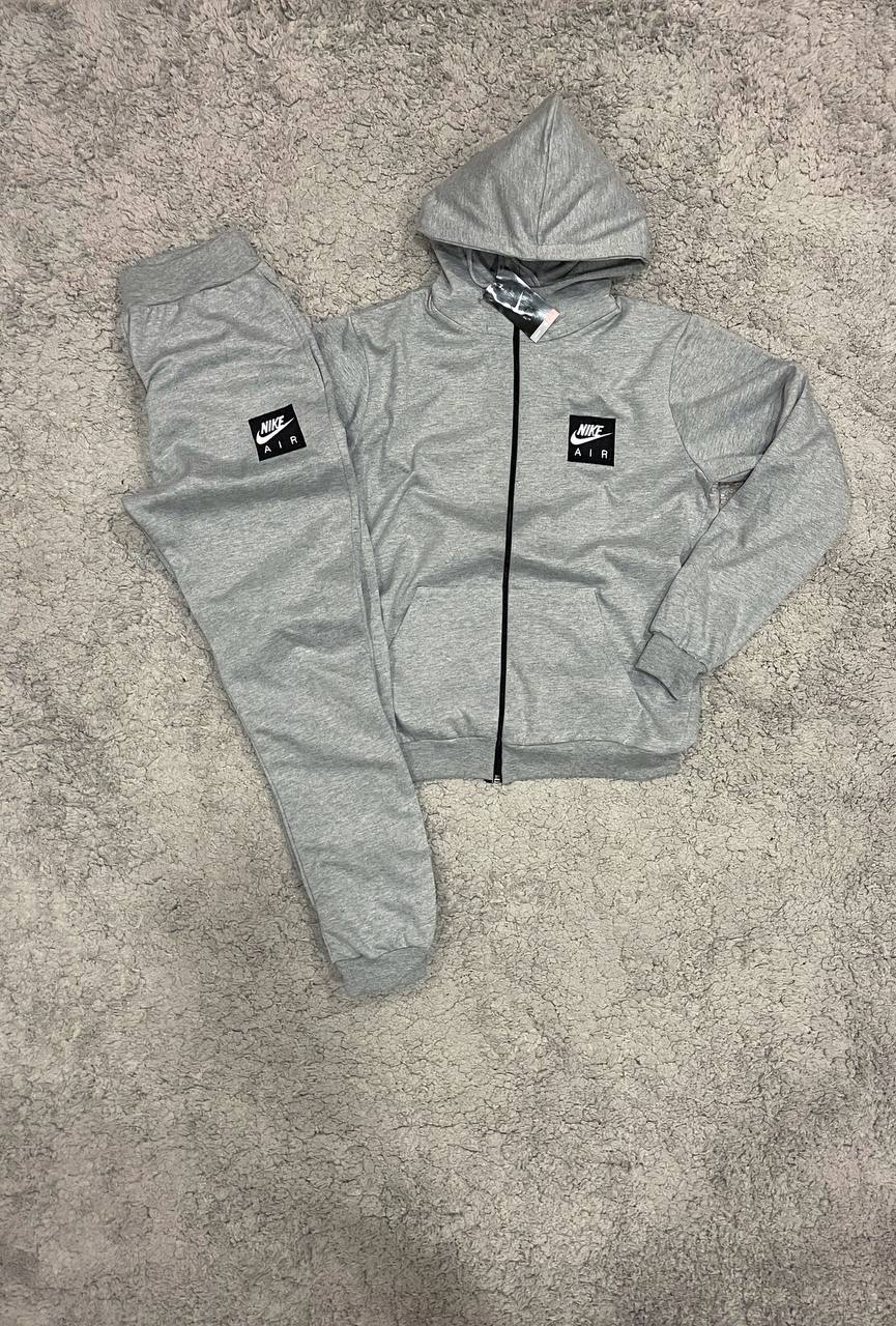 Chándal Nike gris “novedad”