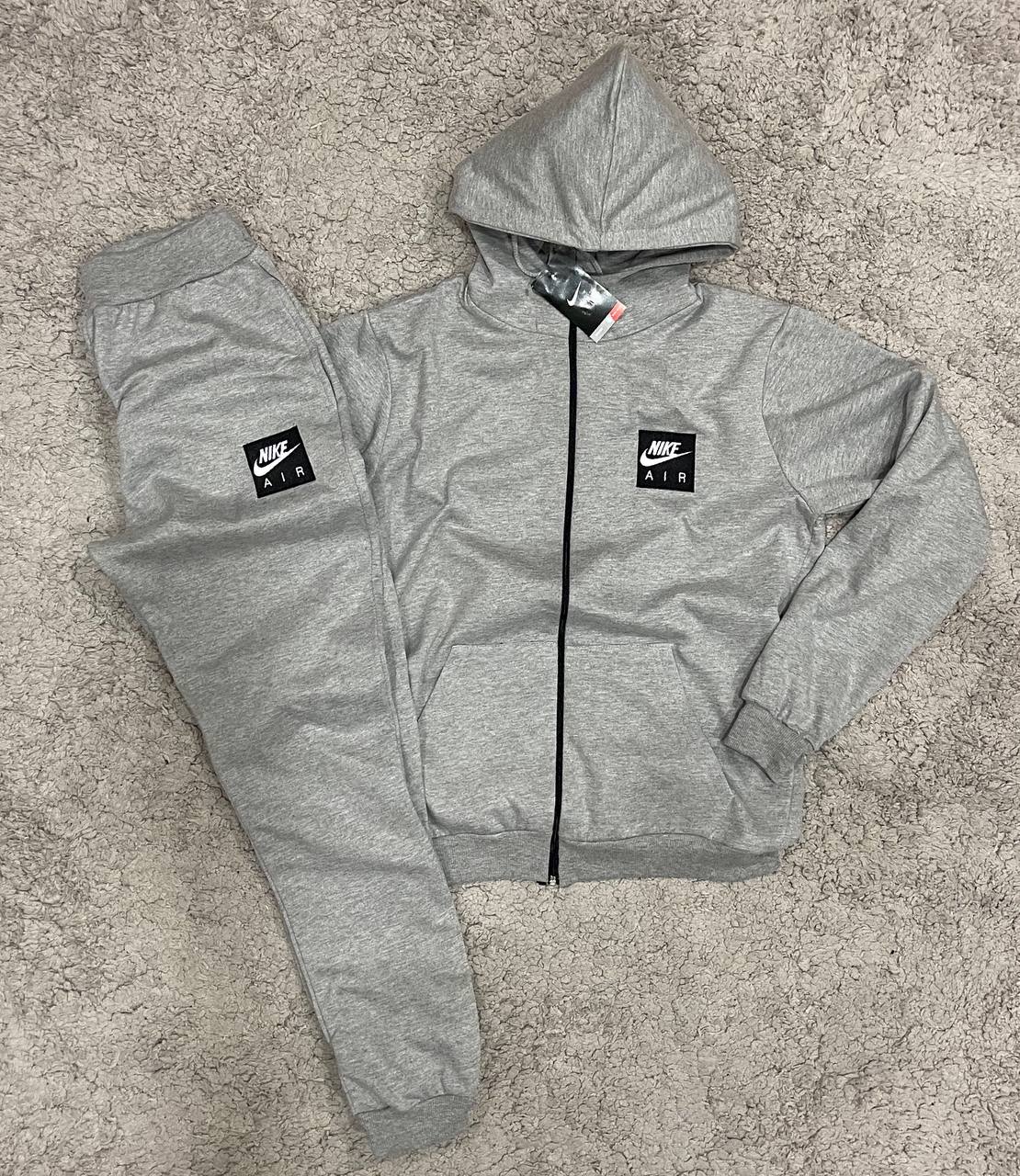 Chándal Nike gris “novedad” "Baja calidad"