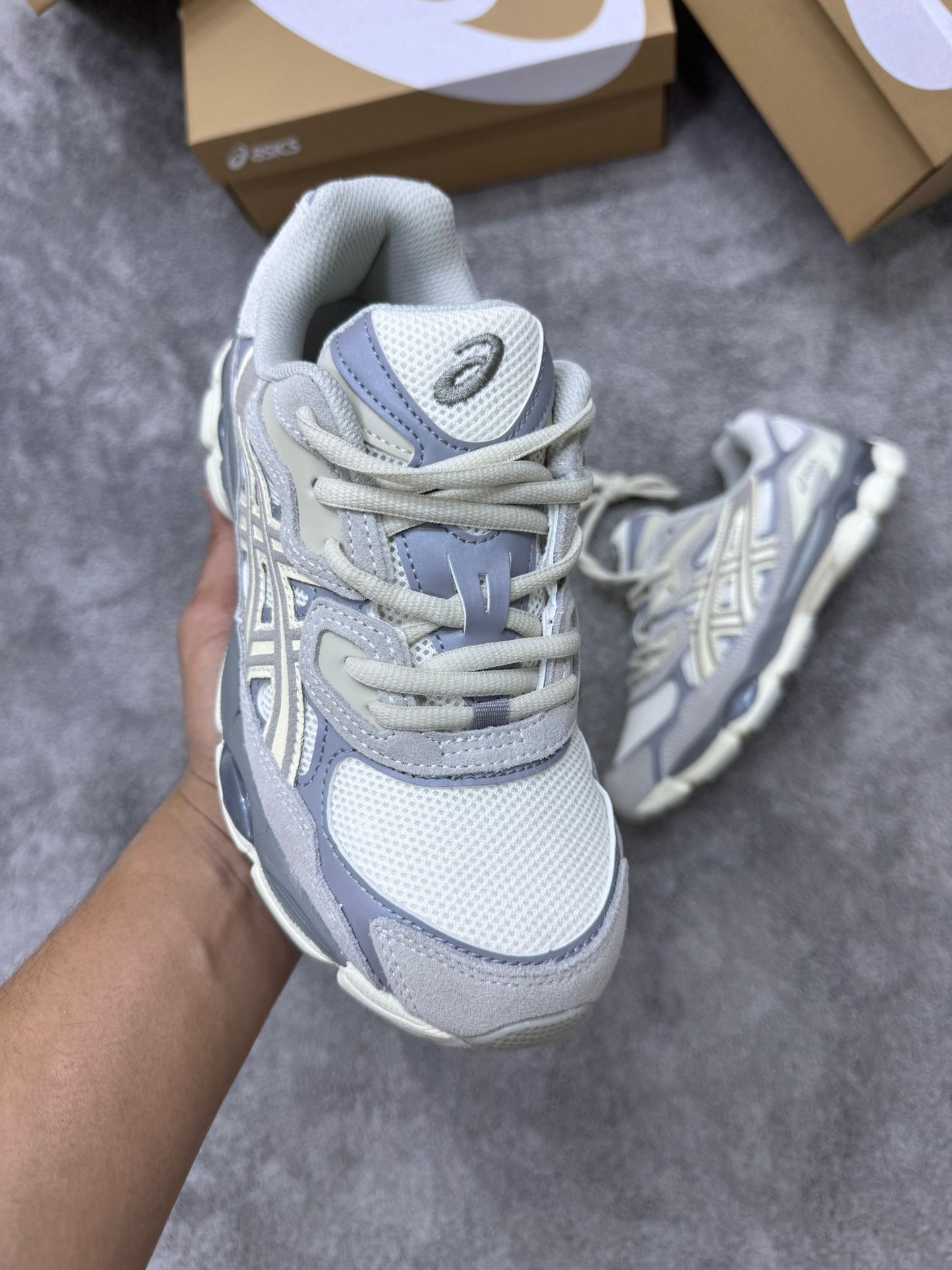 Asics GEL-NYC con gris