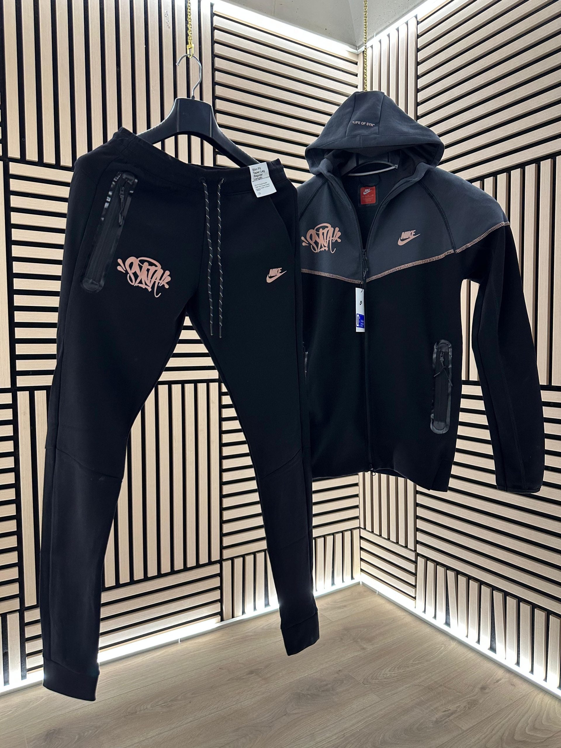 Chandal NIKE TECH X SYNA WORLD