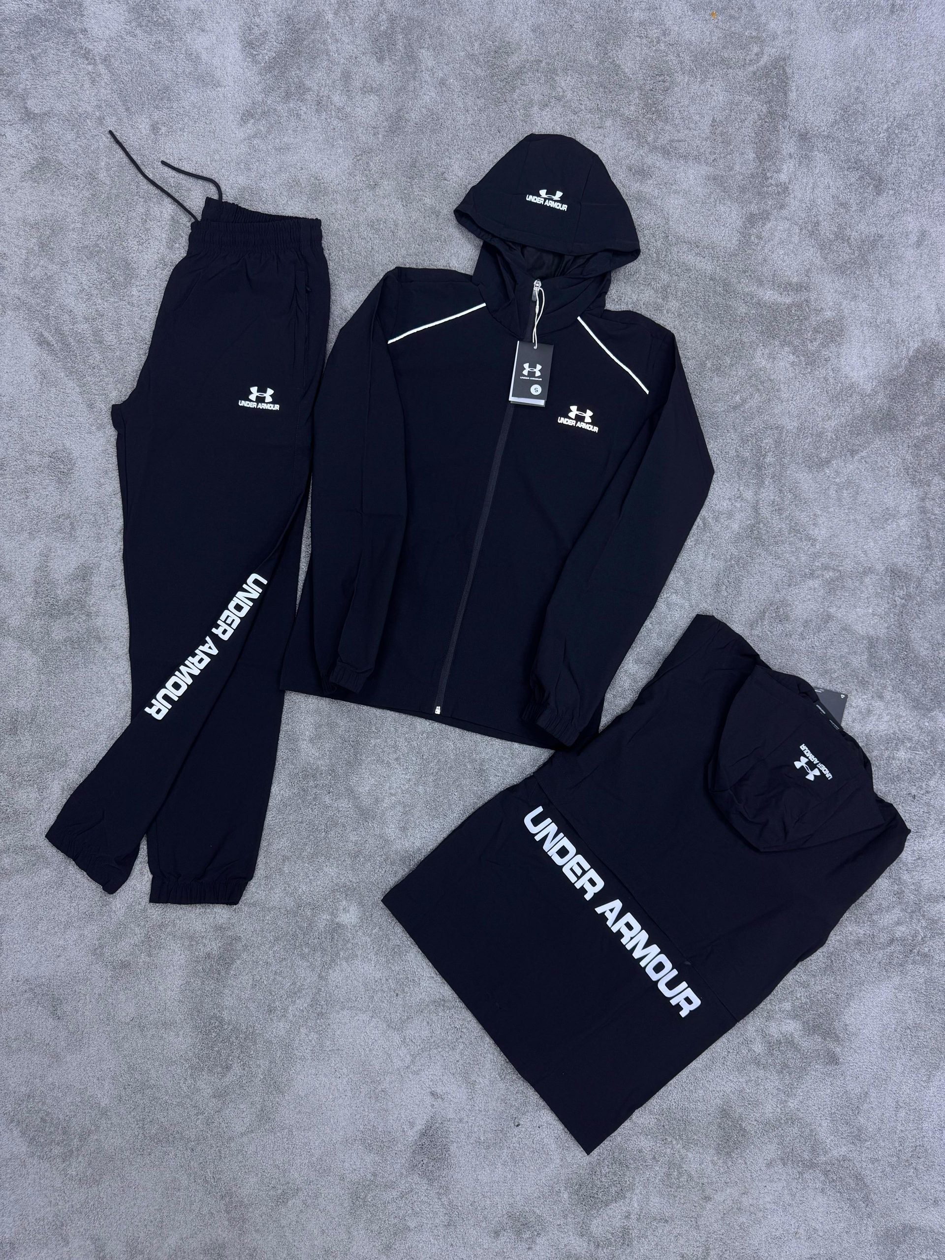 UNDER ARMOUR