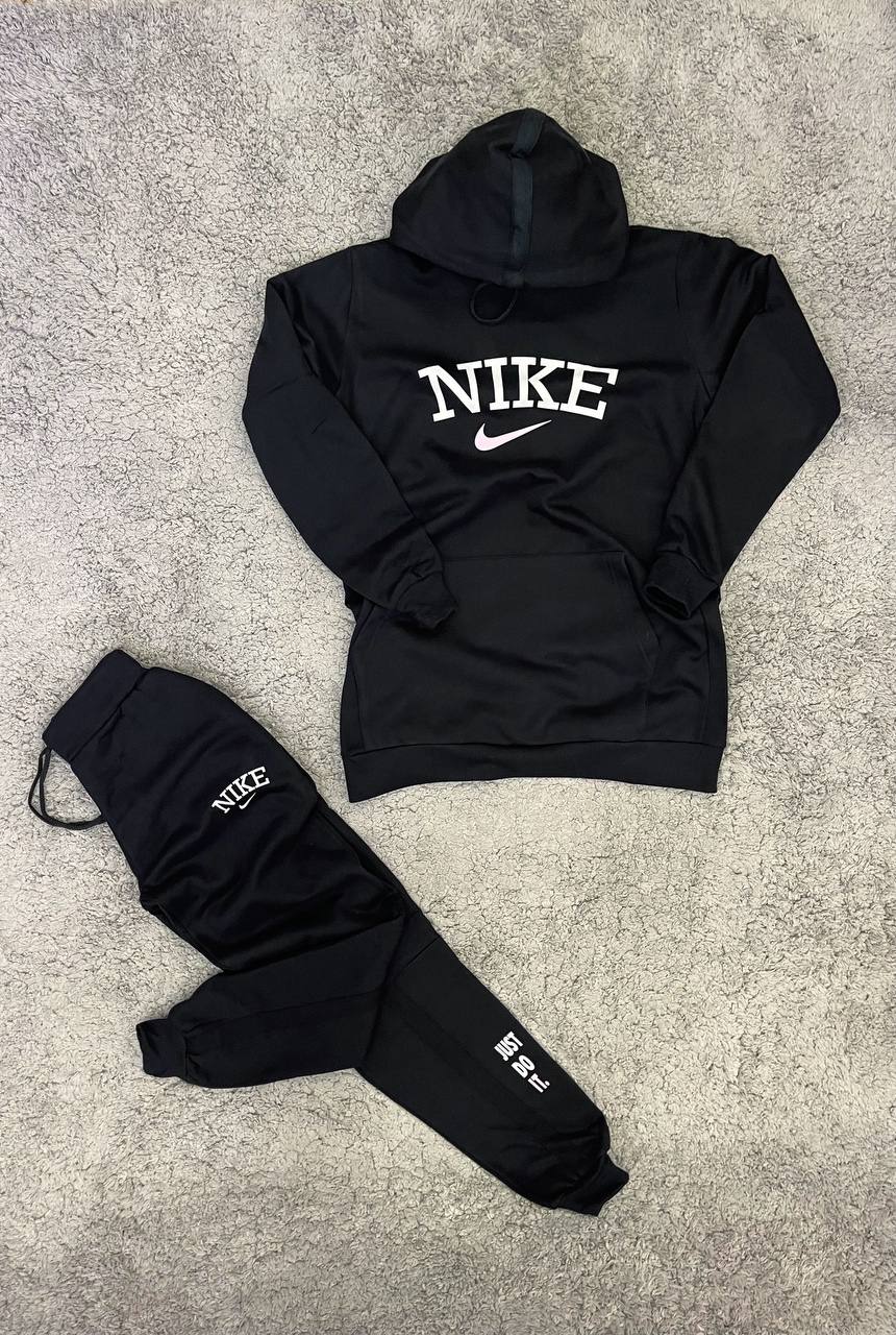 Chándal Nike negro “novedad”