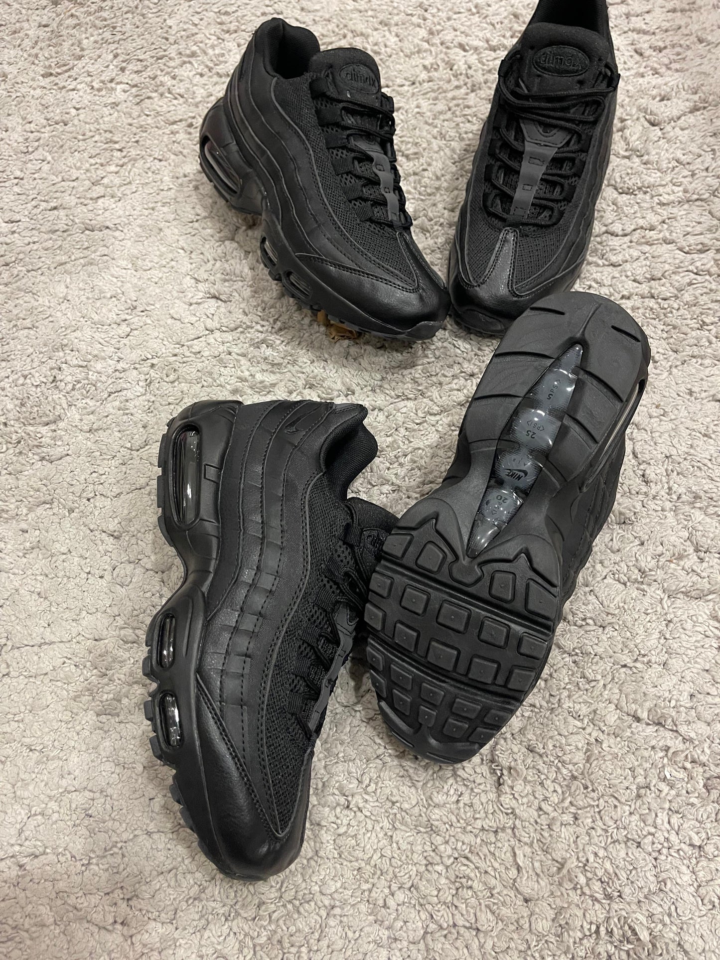 Nike Air Max negras
