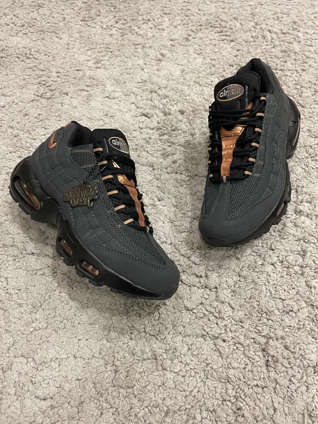 Pack de Nike Tech x Syna World y Zapatillas Syna
