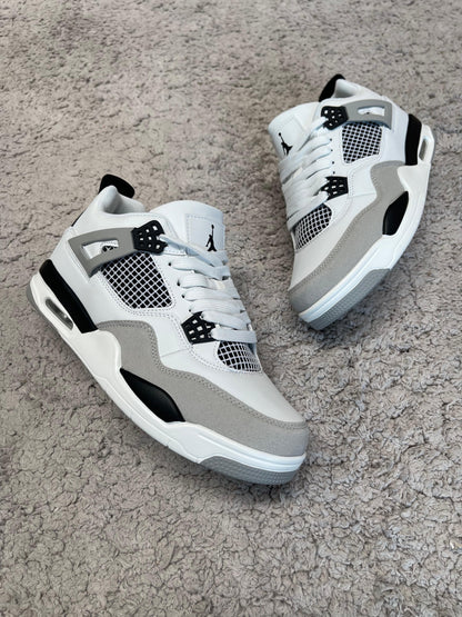 Jordan retro 4 blancas/negras