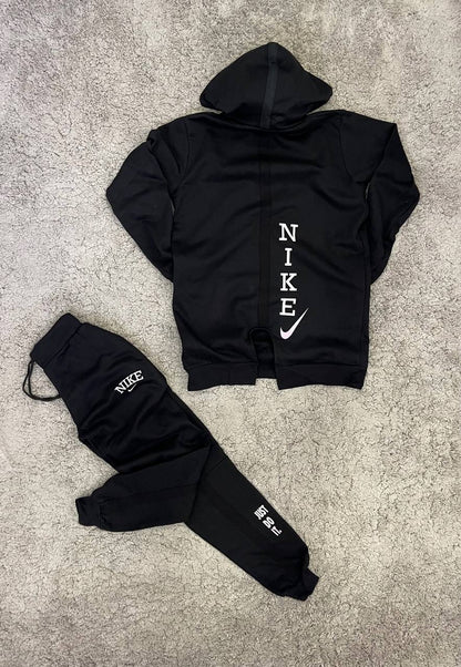 Chándal Nike negro “novedad”
