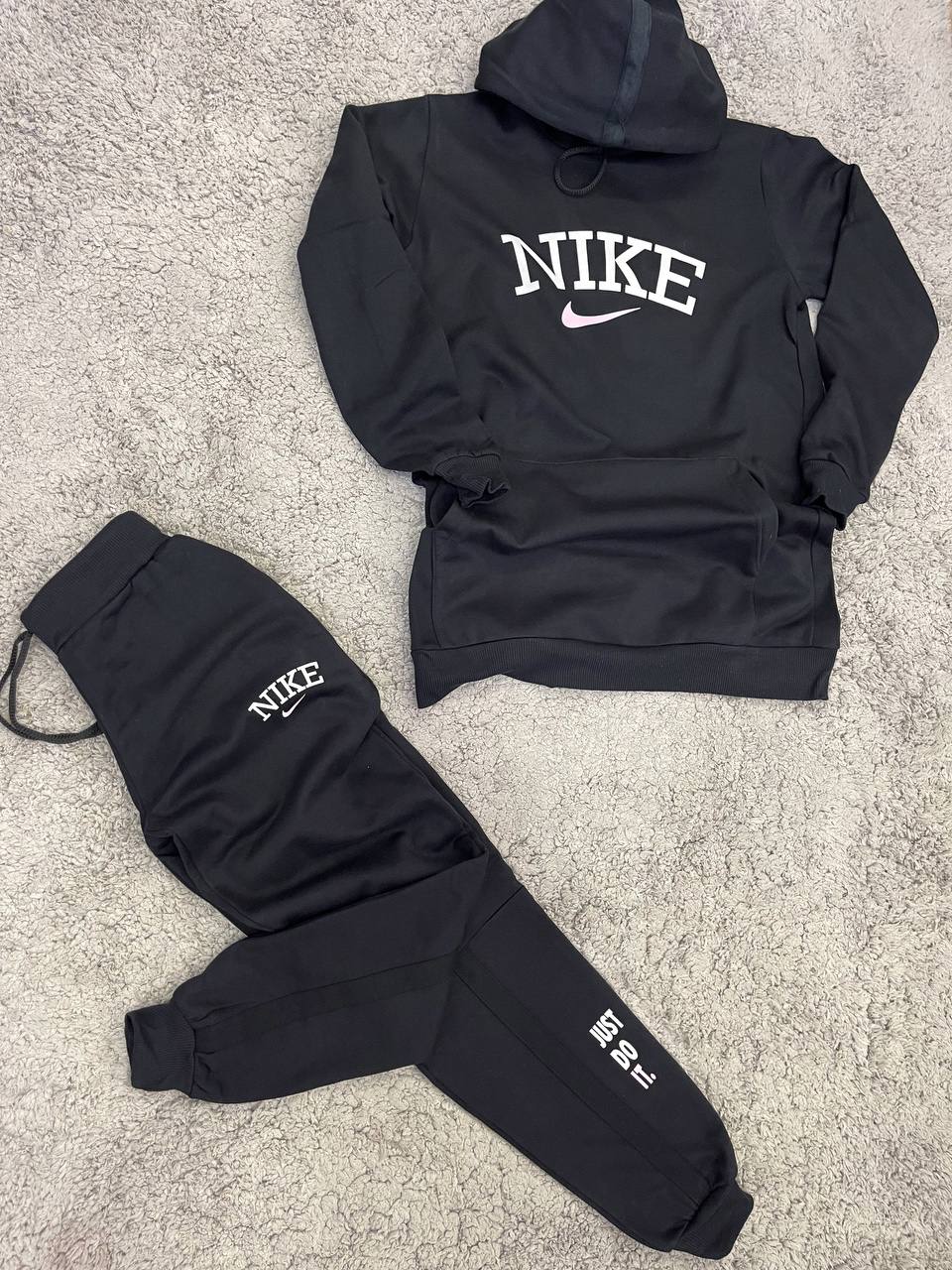 Chándal Nike negro “novedad”