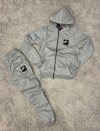 Chándal Nike gris “novedad”