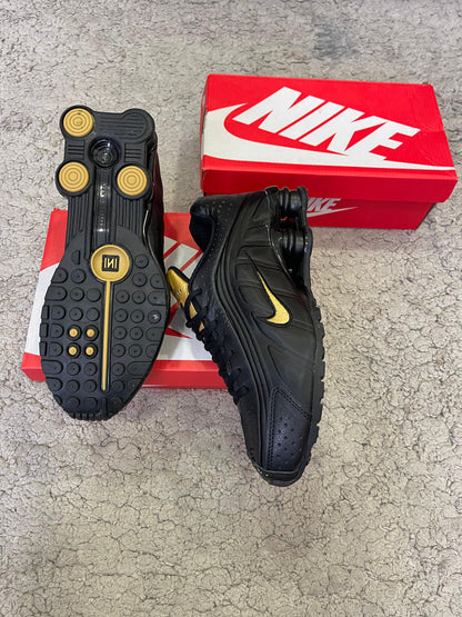 Nike Shox R4 negras