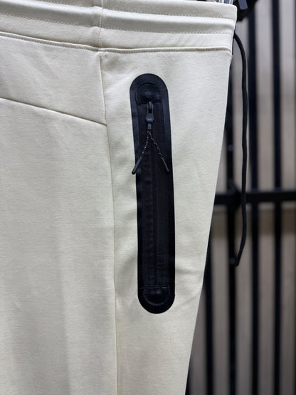 Chandal Nike Tech ( Crema )