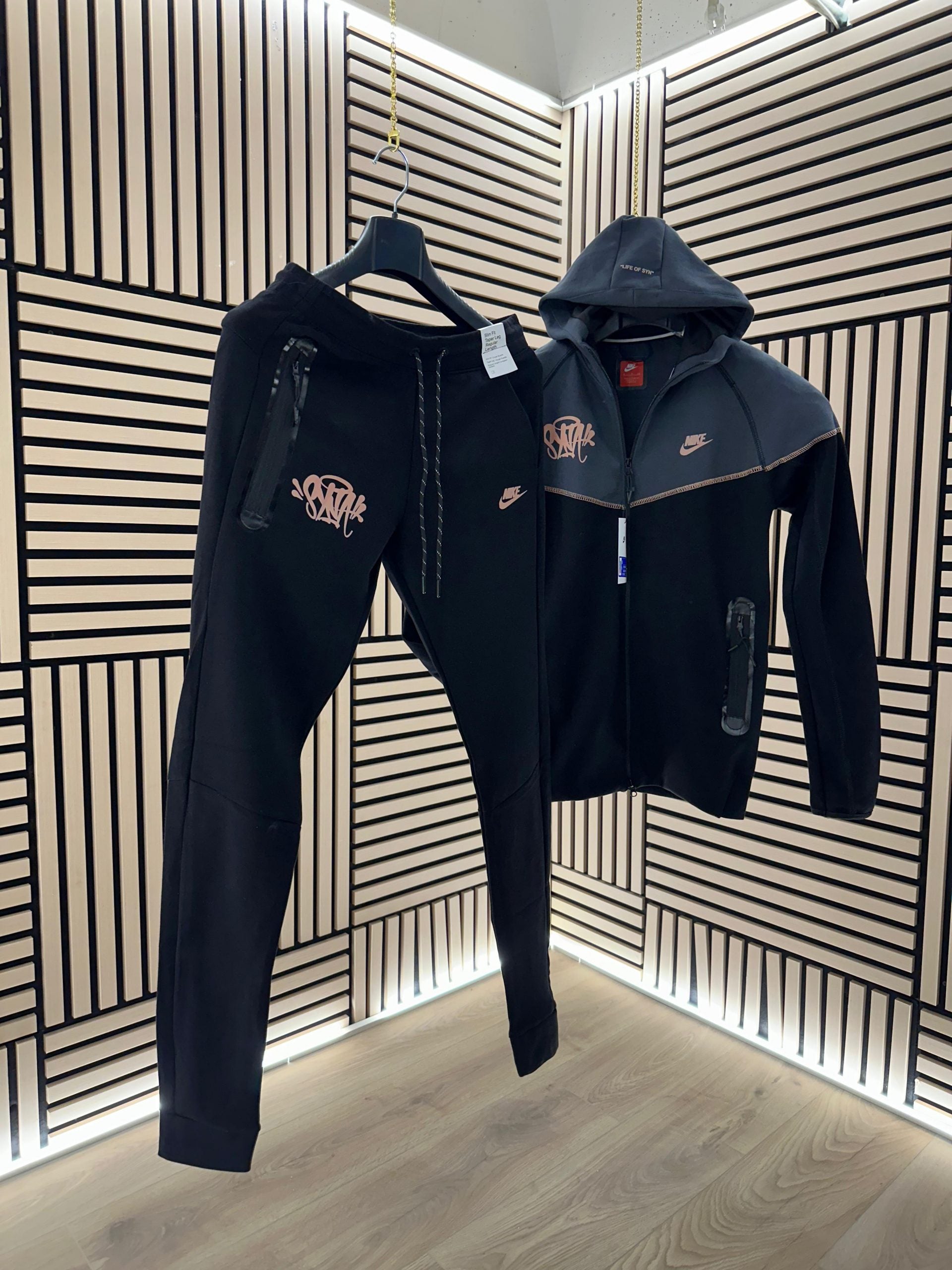 Chandal NIKE TECH X SYNA WORLD