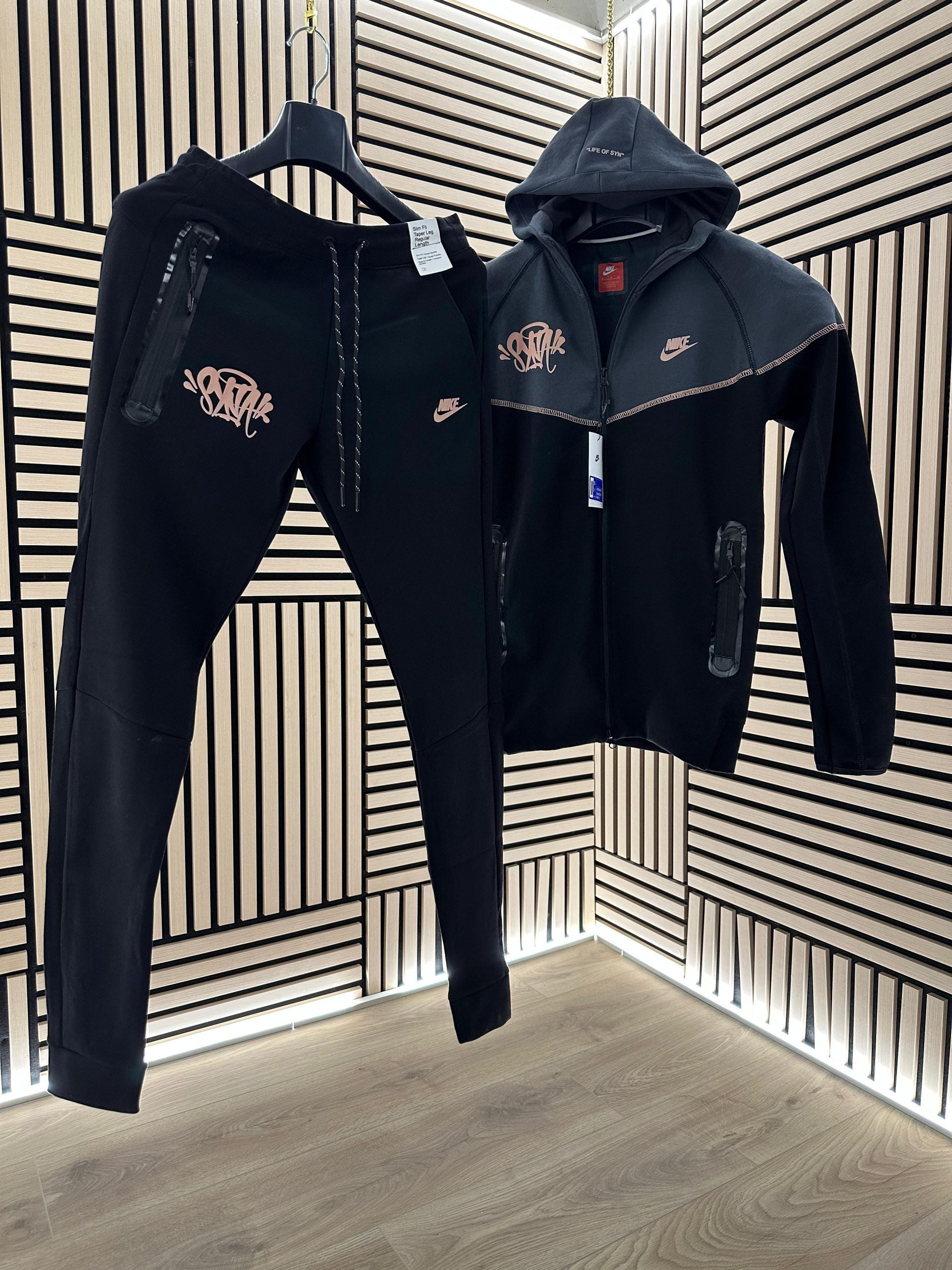 Chandal NIKE TECH X SYNA WORLD
