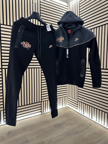Chandal NIKE TECH X SYNA WORLD