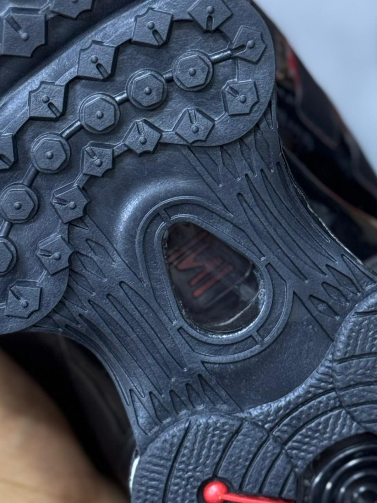 NIKE SHOX ( Negras)
